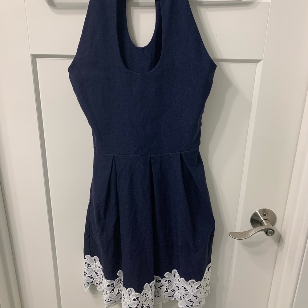 Like New Women's Sleeveless Keyhole Back Skater style Dress